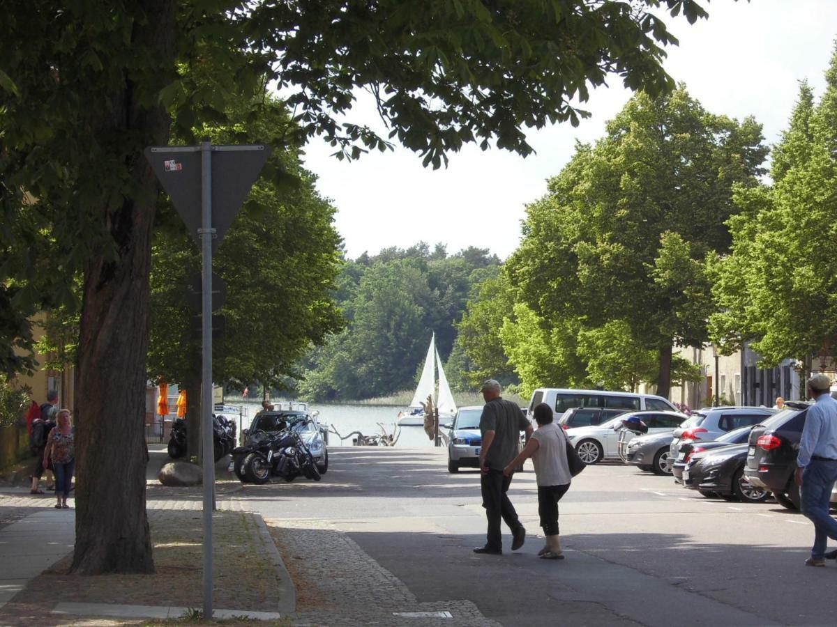 Schlossparkferienwohnungen Rheinsberg Mit Garten Dış mekan fotoğraf